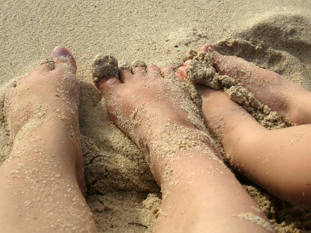 barefoot-in-the-sand-at-cozumel-original-edit-640x480
