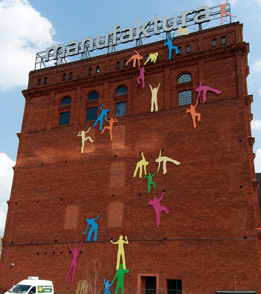 Read more about the article Grown-up Travel Guide’s Best Photos: Wall art, Lodz, Poland