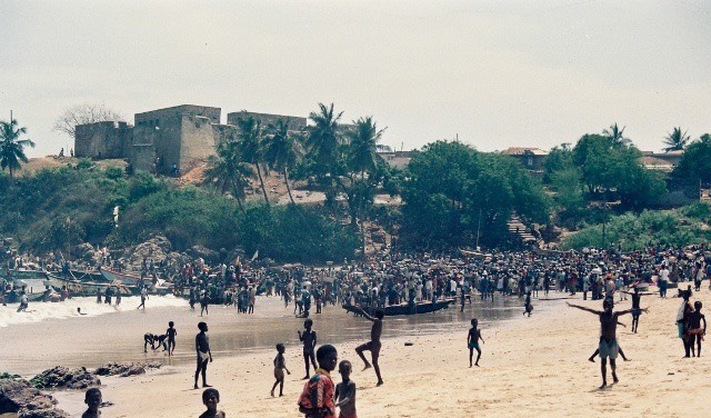 You are currently viewing Retro Travel Photo – Before We Grew Up: Fishing boats at Senya Beraku, Ghana, West Africa