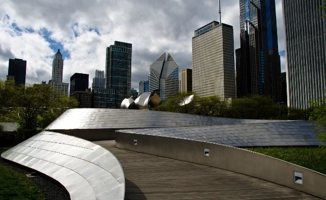Read more about the article Grown-up Travel Guide Daily Photo: BP Pedestrian Bridge, Chicago, USA