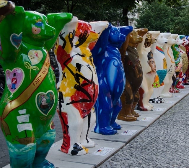 You are currently viewing Grown-up Travel Guide Daily Photo: Bear statues, Berlin, Germany