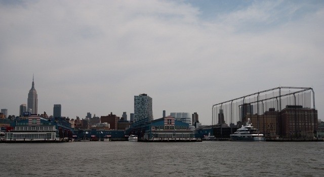 You are currently viewing Grown-up Travel Guide Daily Photo: Manhattan waterfront, New York, USA