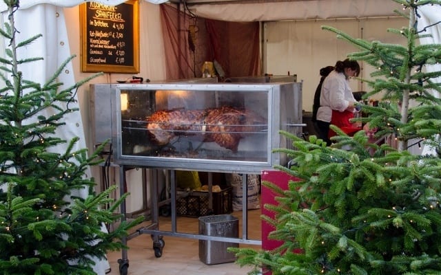 You are currently viewing Grown-up Travel Guide Daily Photo: Christmas market food stall, Hamburg, Germany