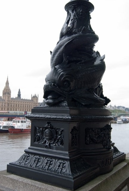 Read more about the article Grown-up Travel Guide Daily Photo: Lamp post by the Thames, London, England