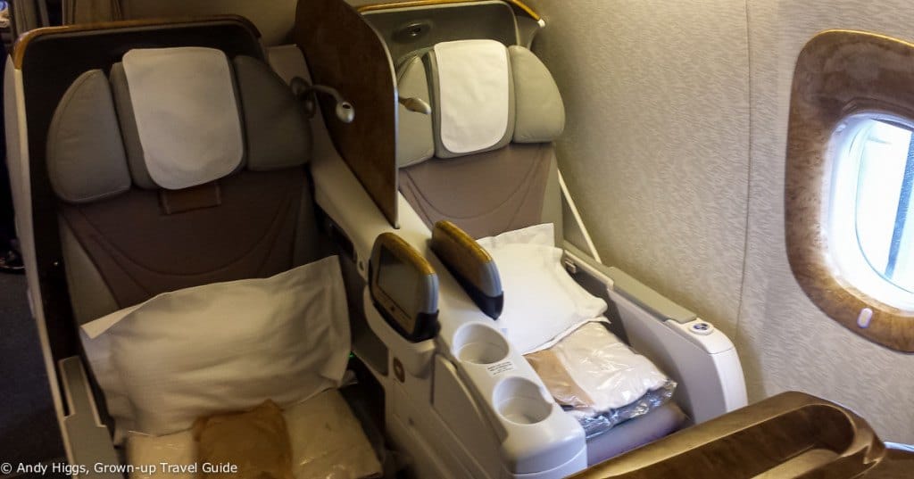 Bus class seat - Emirates 777-300ER Business Class