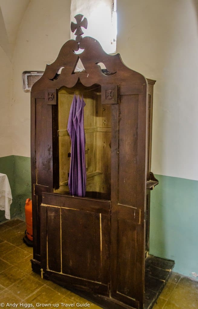 La Rectoria Church confession box