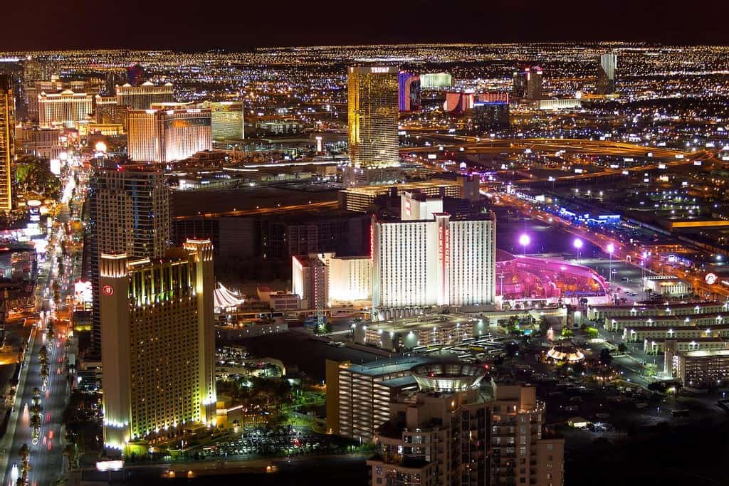 The Ultimate Guide to Las Vegas on a Budget - Travel Blog For Grown-up ...